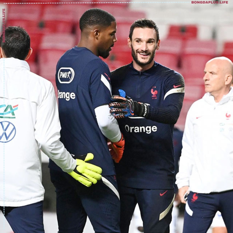 Marseille và Mike Maignan của Lille cho vị trí đó